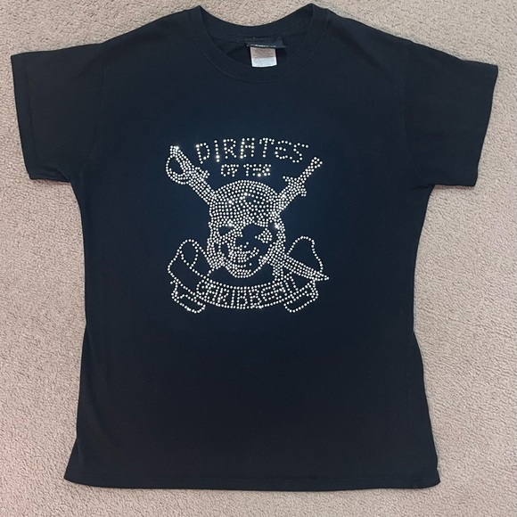 Disney Tops - Pirates of the Caribbean T-shirt